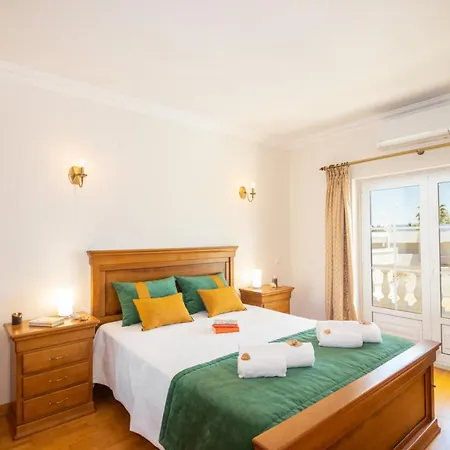 Casa Castelo - Refugio Com Piscina Aquecivel E Bbq Na Gale, Albufeira